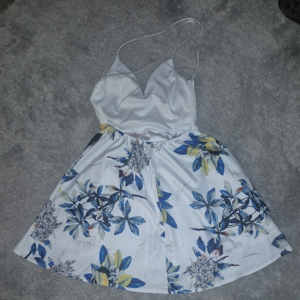 Floral White Mini Dress - Picture 2 of 9